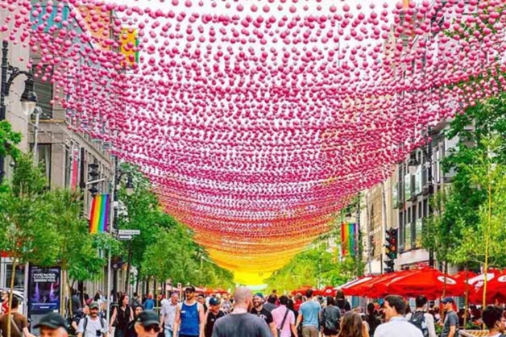 آیا اینجا مونترال است؟ مصرف و فروش هروئین و کراک در روز روشن و مزاحمت برای رهگذران بدون ترس از پلیس